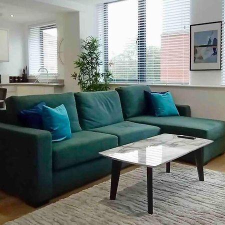 شقة Luxury 2 Bed 2 Bath Flat Near Old Trafford مانشستر المظهر الخارجي الصورة
