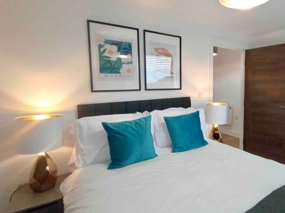 شقة Luxury 2 Bed 2 Bath Flat Near Old Trafford مانشستر المظهر الخارجي الصورة