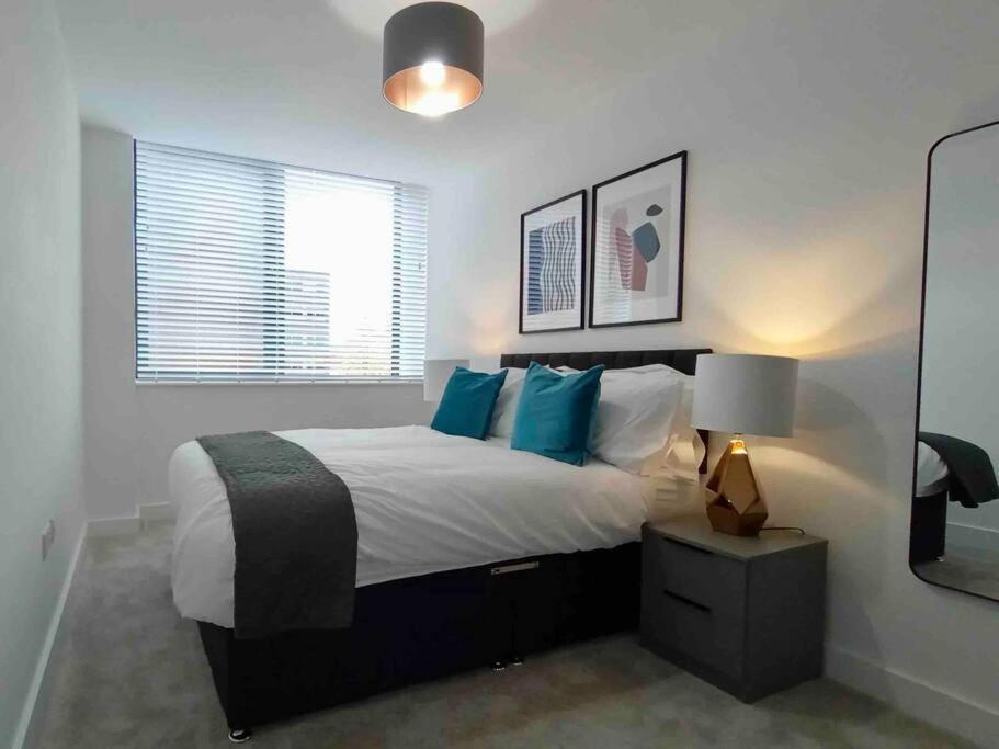 شقة Luxury 2 Bed 2 Bath Flat Near Old Trafford مانشستر المظهر الخارجي الصورة