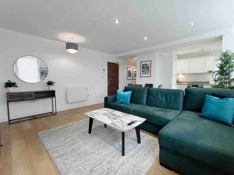 شقة Luxury 2 Bed 2 Bath Flat Near Old Trafford مانشستر المظهر الخارجي الصورة