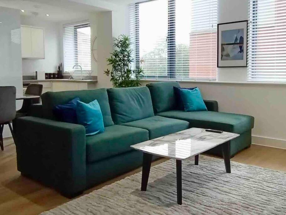 شقة Luxury 2 Bed 2 Bath Flat Near Old Trafford مانشستر المظهر الخارجي الصورة