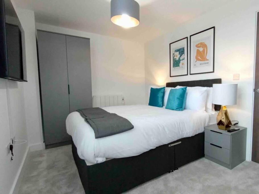 شقة Luxury 2 Bed 2 Bath Flat Near Old Trafford مانشستر المظهر الخارجي الصورة
